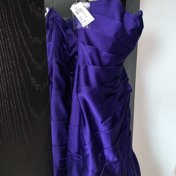 Wedding Dress - Picture 4 of 7